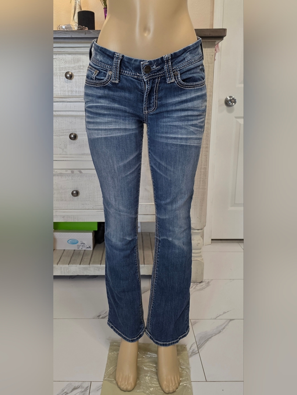 BKE Denim Mid-Rise Blue Women’s Jeans - Picture 2 of 11